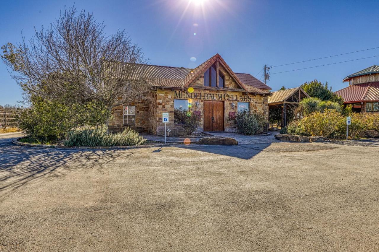 The Olive @ Mendelbaum Winery Guest Cabins Hotel Fredericksburg Exterior photo